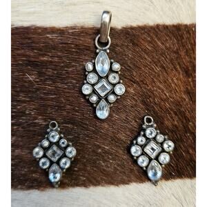 Vintage 925 Sterling Silver Blue Gemstone Flower Cluster Pendant Set